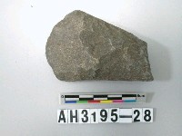 藏品(中型舌刃打製石斧)的圖片